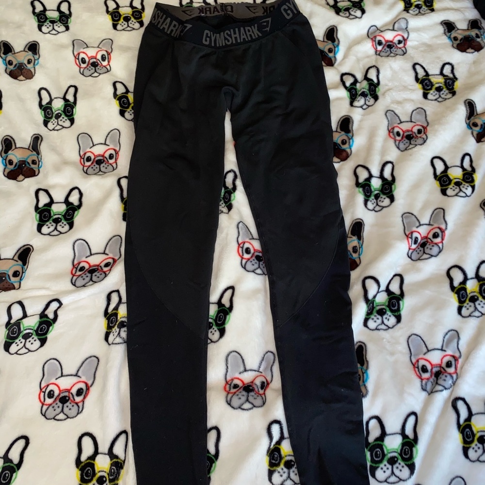 BLACK Gym Shark Flex Leggings - Size M